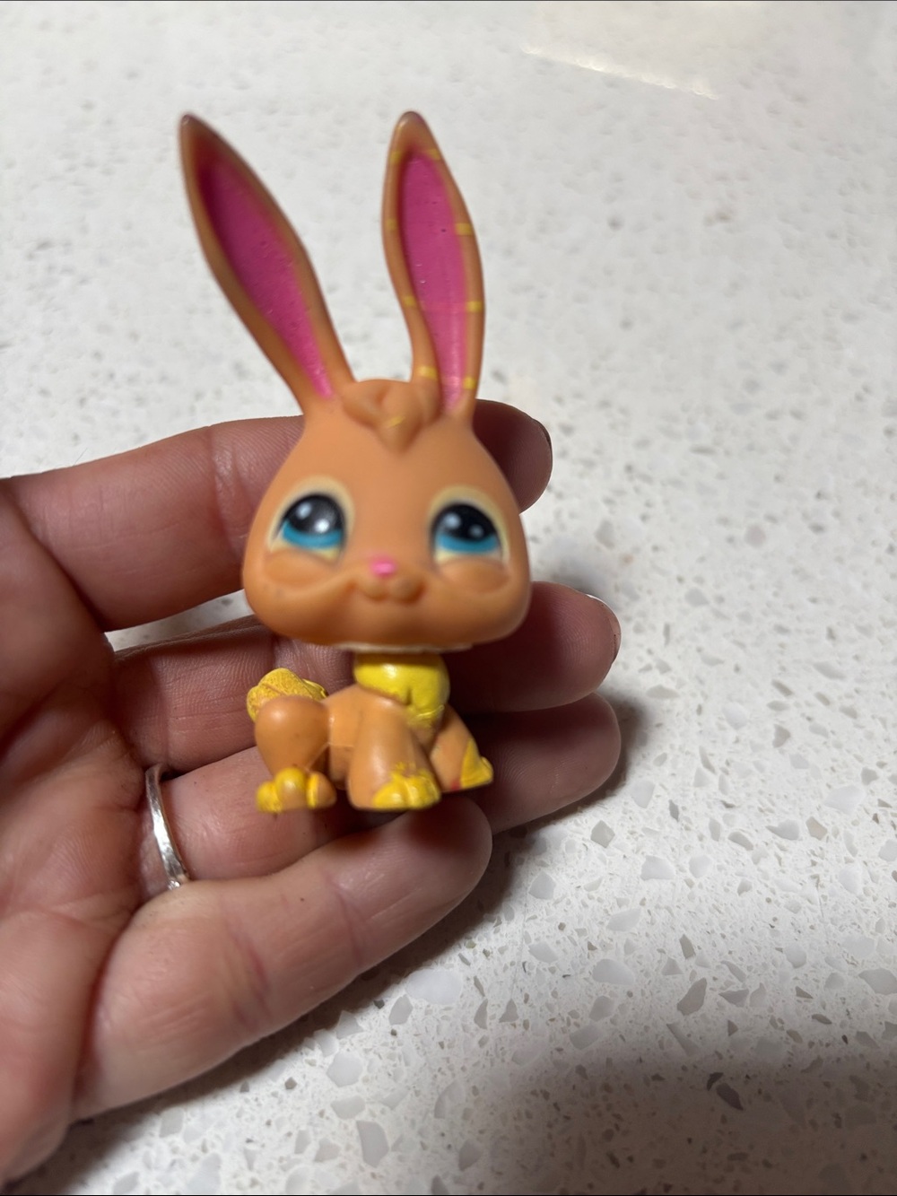 Littlest Pet Shop Bunny Orange/Yellow